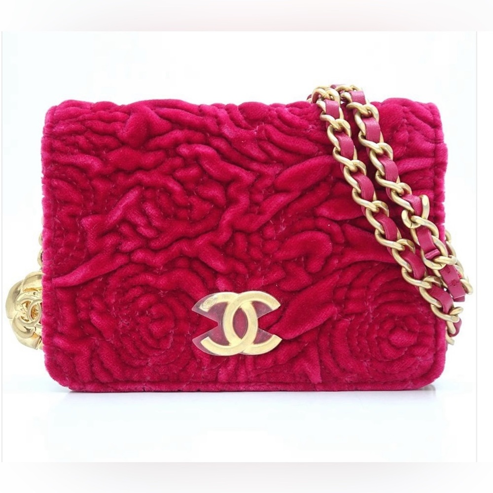 CHANEL SOLD OUT! Velvet Quilted Camellia Flap Coin Purse With Chain